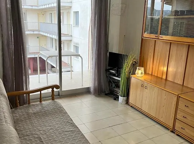 Apartment Proche Roses